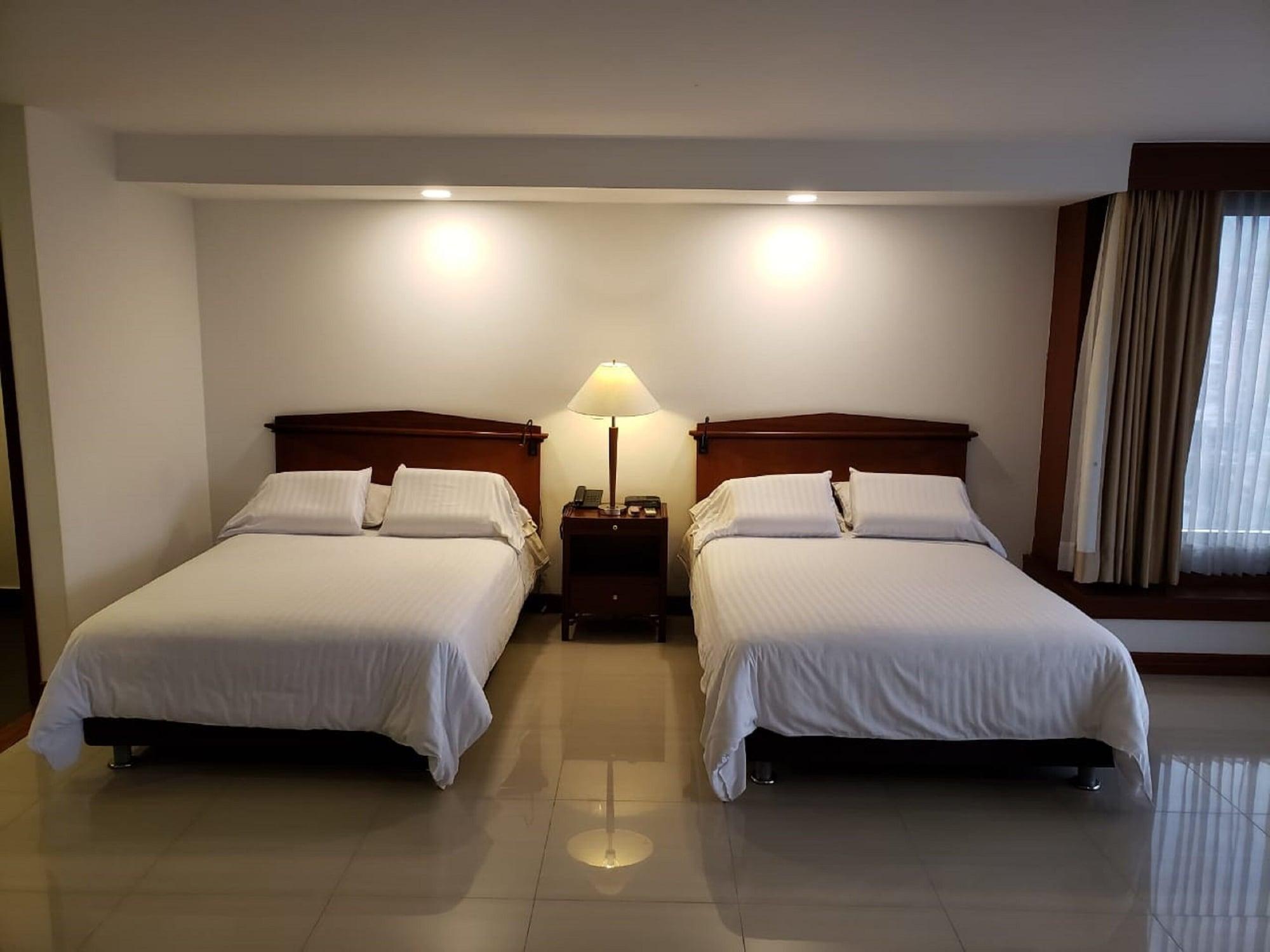 Hotel Torre De Plaza 4*